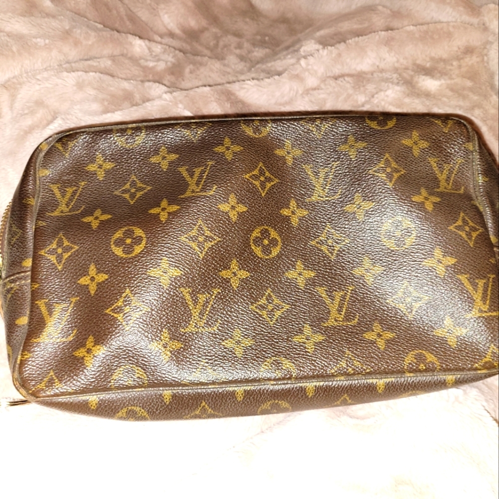 Louis Vuitton Trousse 28 Cosmetic bag